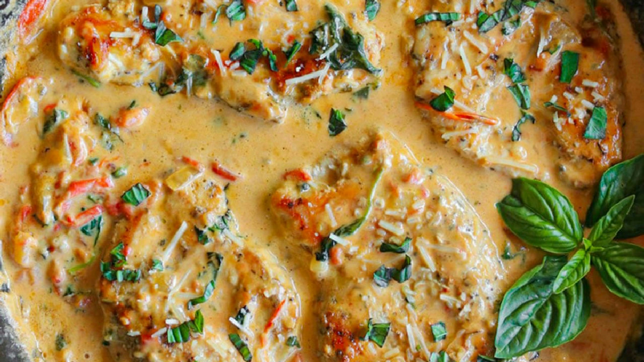 Tuscan Chicken Recipe with Fresh Tomatoes and Basil