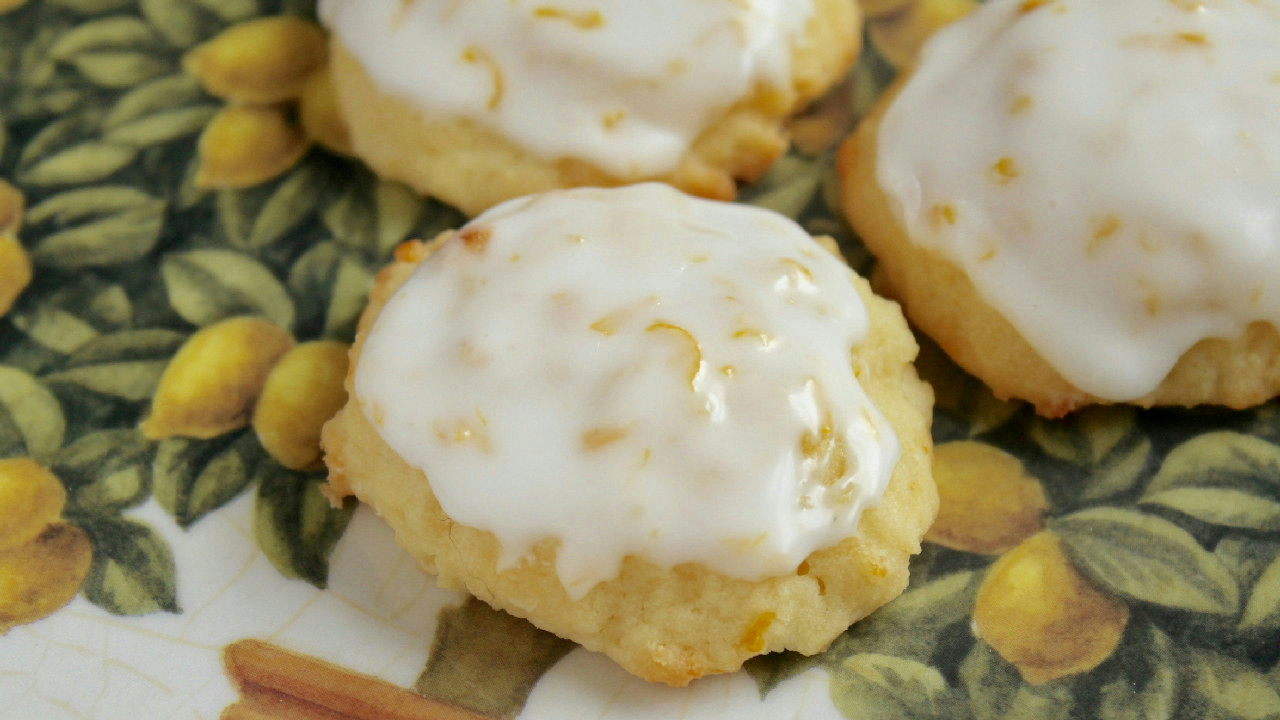 Lemon Ricotta Cookies (Biscotti alla Ricotta Morbidi)