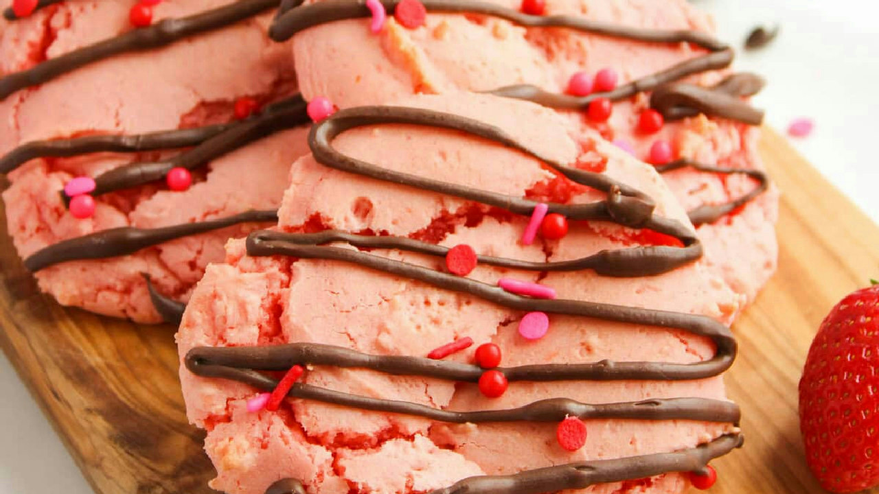 Chocolate Covered Strawberry Cookies