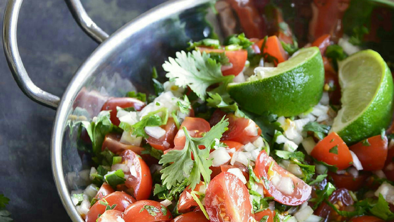 How to Make Pico de Gallo (Mexican Salsa Fresca aka Fresh Salsa)
