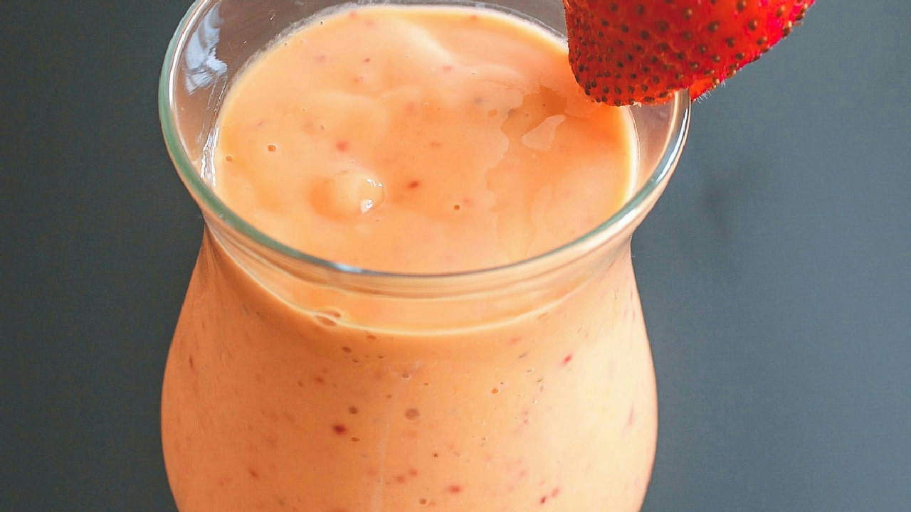 Strawberry Mango Smoothie Recipe