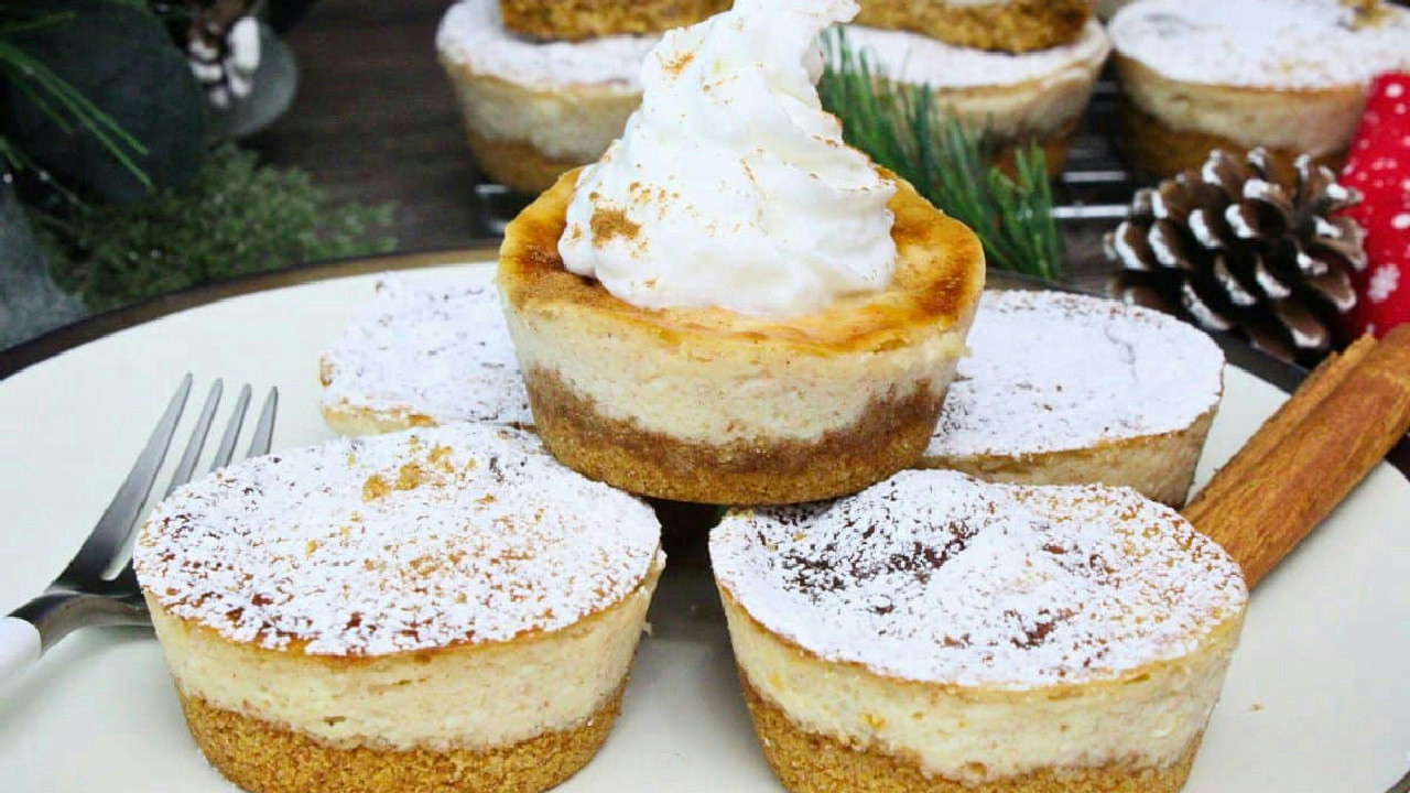 These Mini Eggnog Cheesecakes Disappeared at My Party