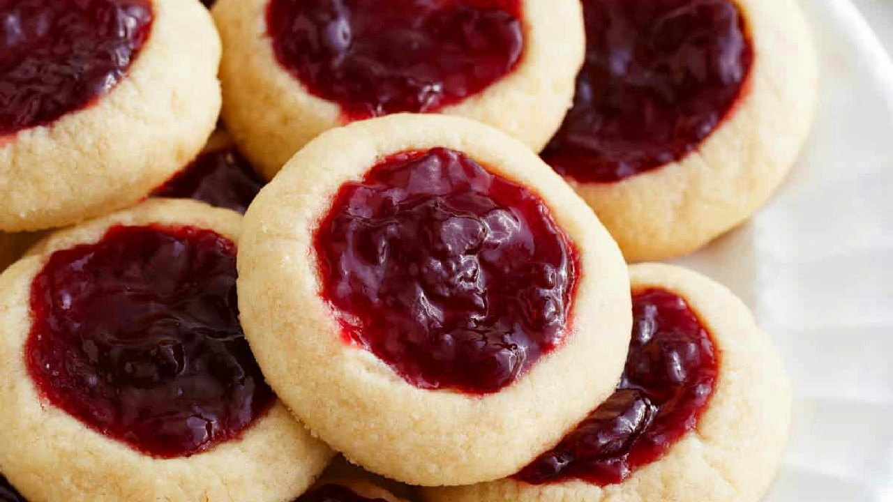 Easy Raspberry Thumbprint Cookies
