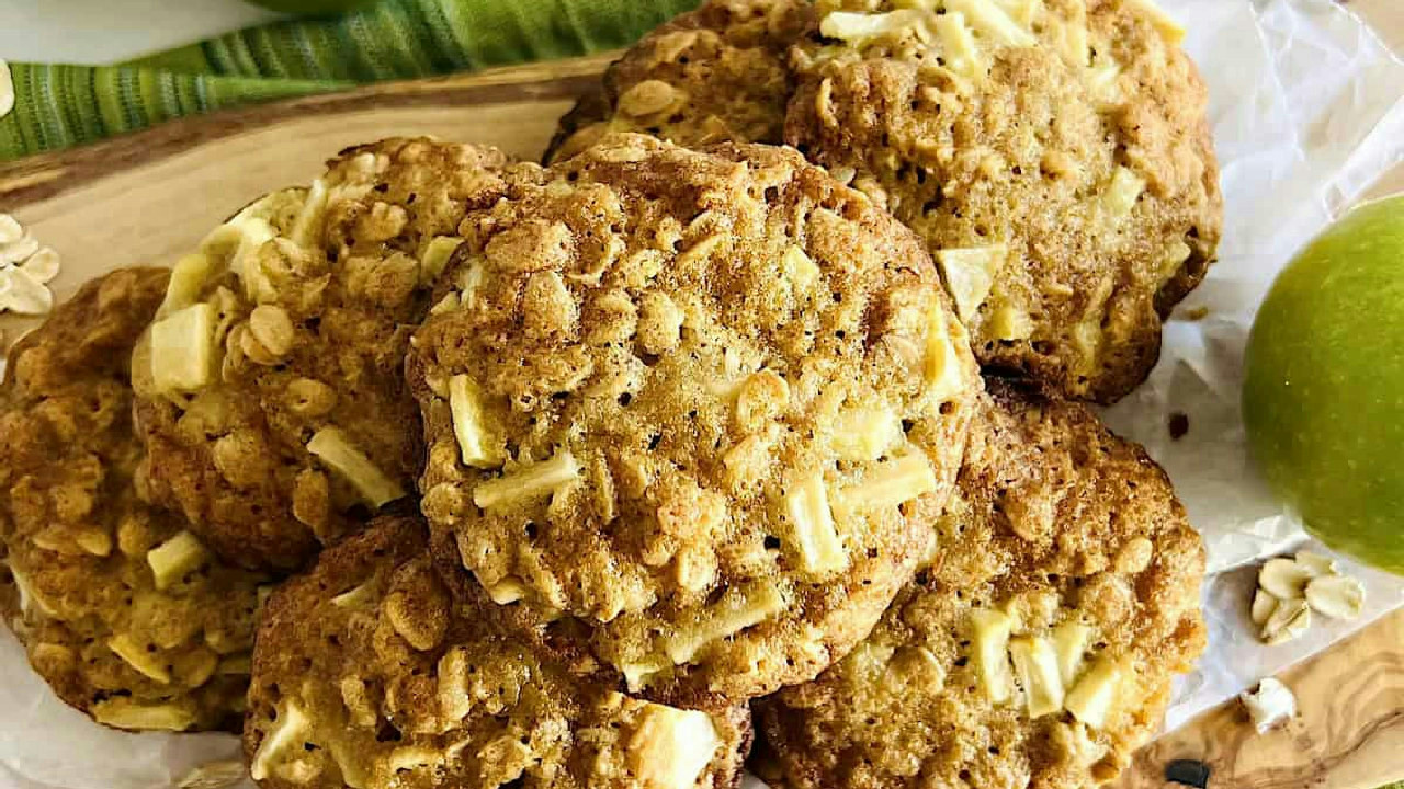 Soft and Chewy Apple Oatmeal Cookies