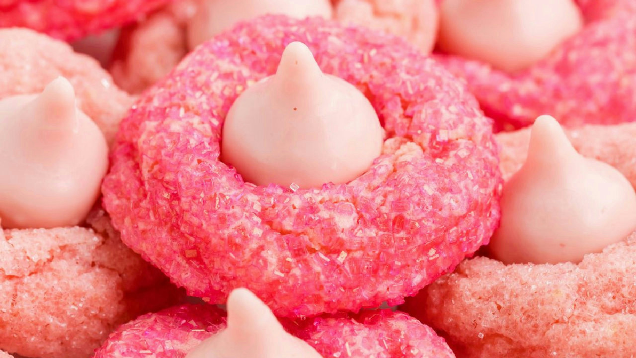 Strawberry Kiss Cake Mix Cookies