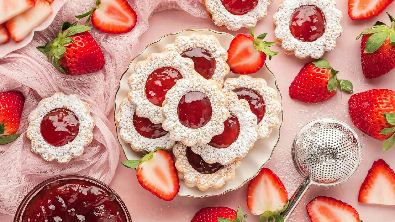 Strawberry Pie Crust Cookies