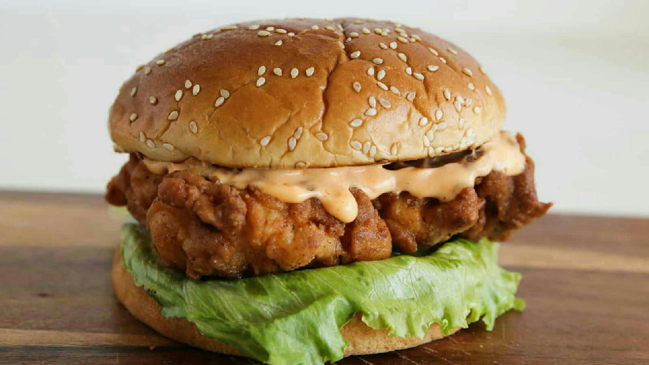 Crispy and Juicy Chicken Sandwich Recipe The Cooking Foodie