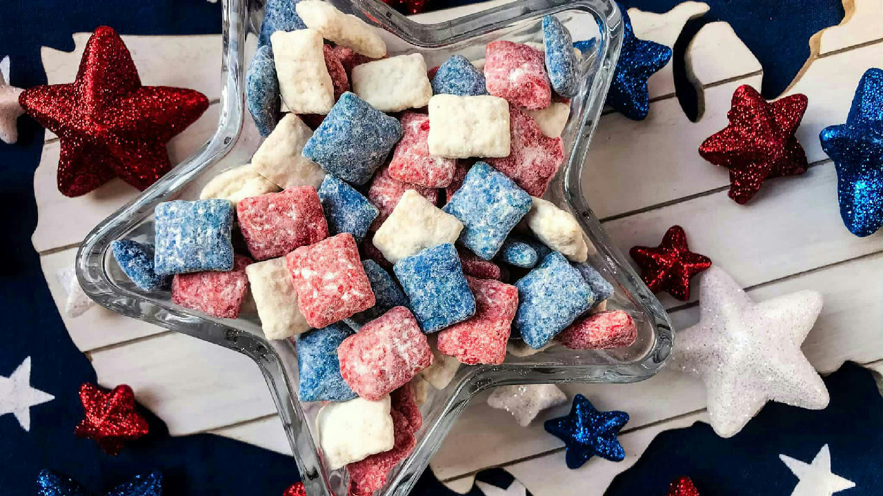 Patriotic Red, White, and Blue Puppy Chow