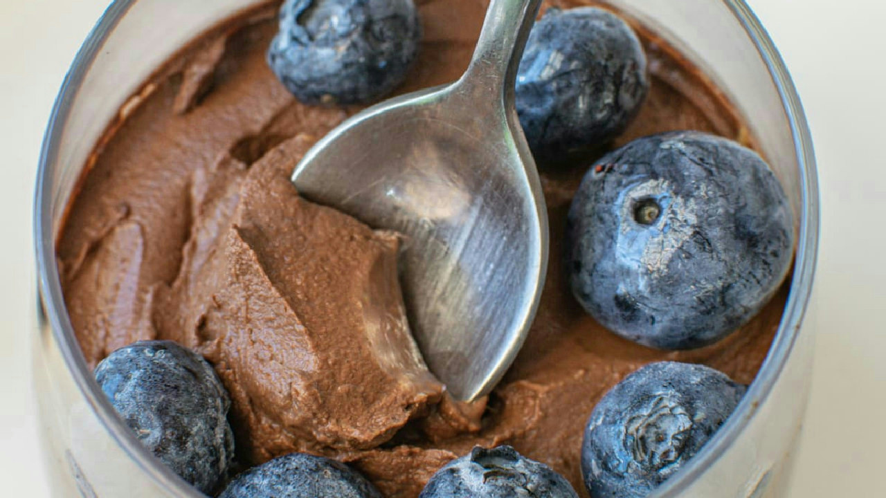 Easy Vegan Avocado Chocolate Mousse Recipe