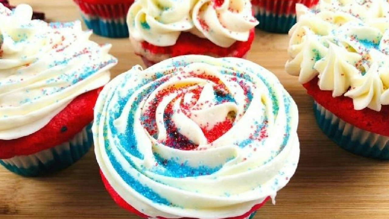 Patriotic Red, White, and Blue Cupcakes