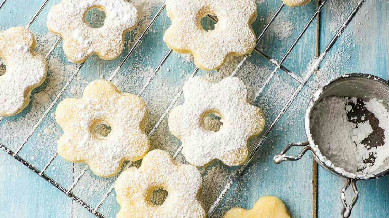 Canestrelli (Italian Egg Yolk Cookies) Canestrelli (Italian Egg Yolk Cookies)