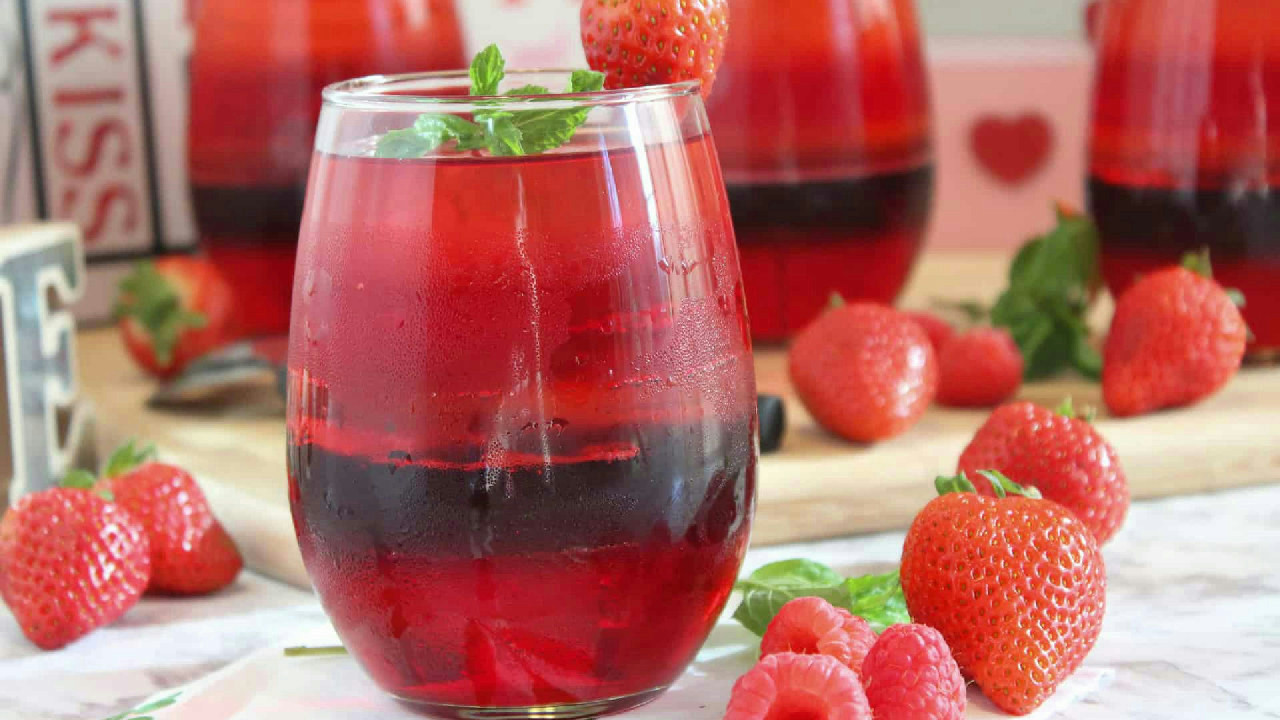 Valentine’s Day Layered Jello: A Festive and Fun Dessert Valentine’s Day Layered Jello: A Festive and Fun Dessert