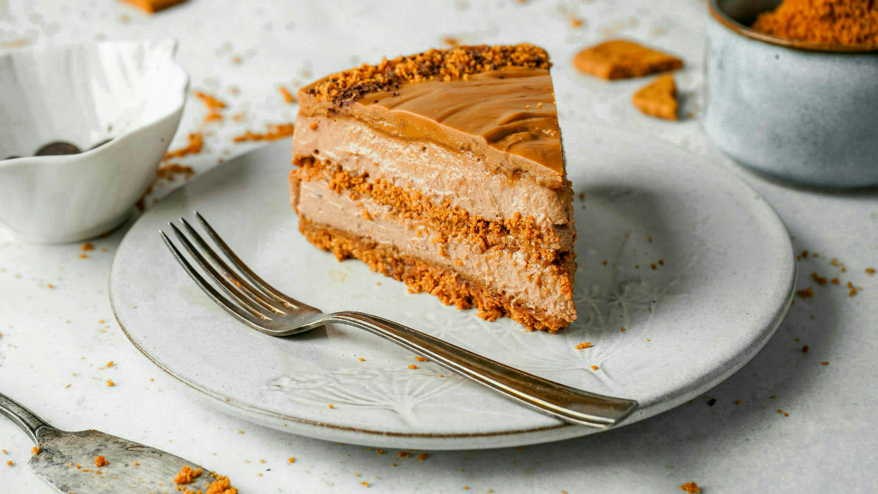No-Bake Biscoff Cheesecake with Dark Chocolate Swirl No-Bake Biscoff Cheesecake with Dark Chocolate Swirl