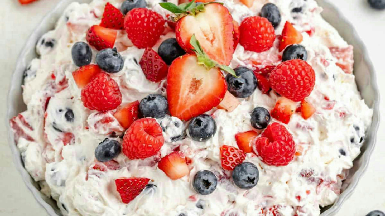 Berry Cheesecake Salad Berry Cheesecake Salad