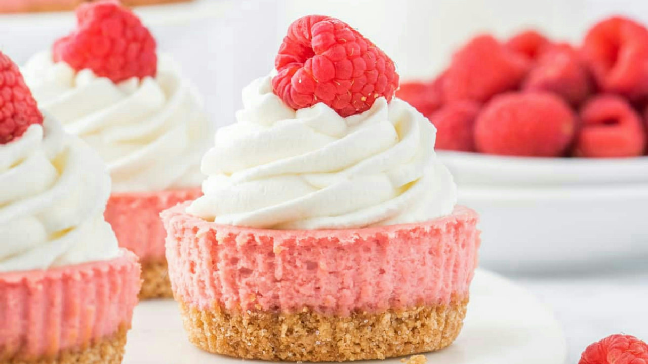 Mini Raspberry Cheesecakes