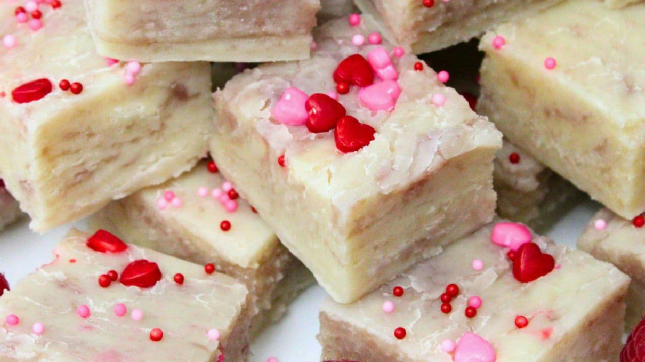 Raspberry Fudge: Easy 3 Ingredient Microwave Recipe!