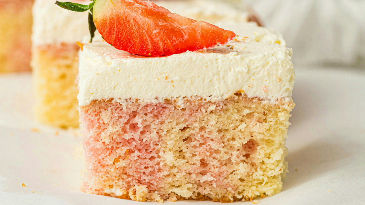 Strawberry Poke Cake Strawberry Poke Cake