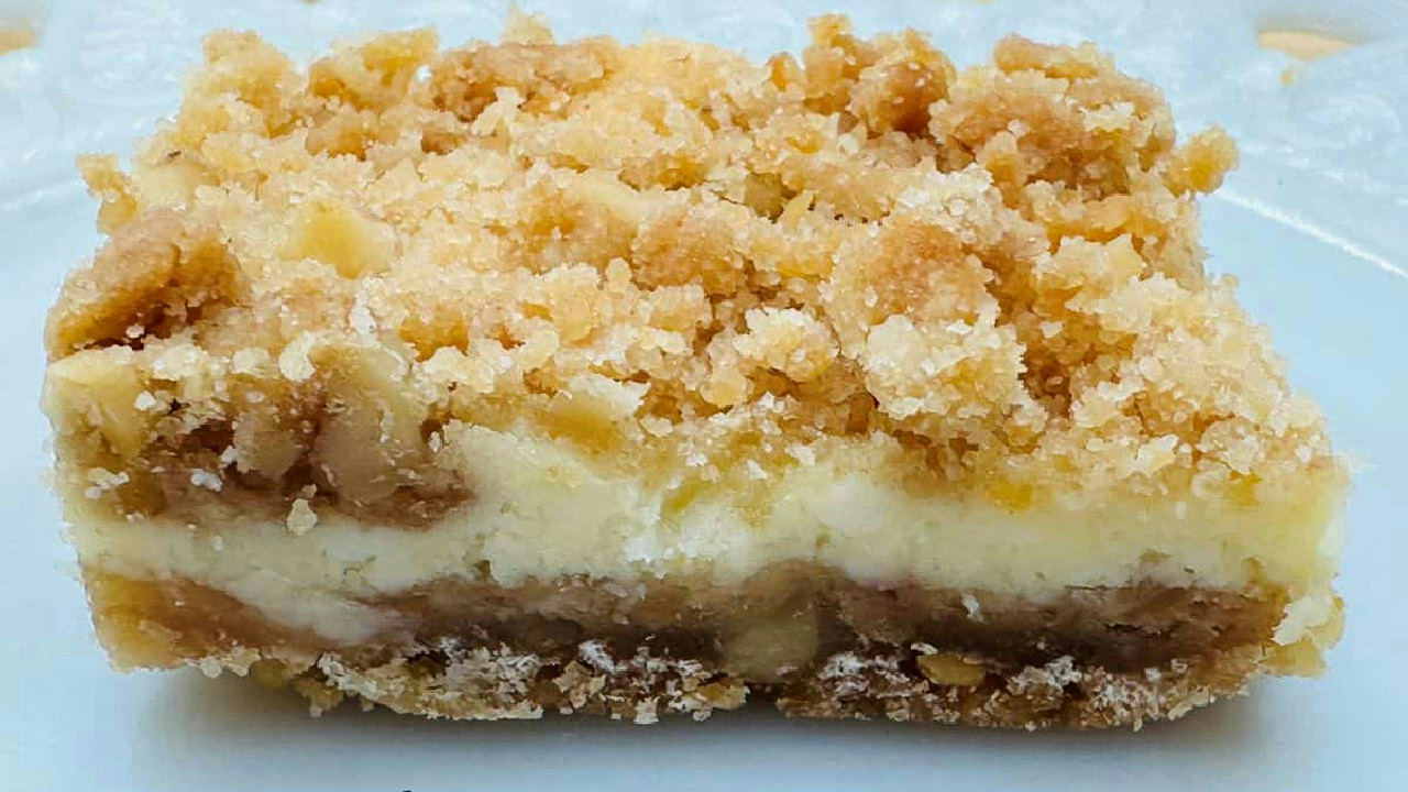 Easy Cheesecake Bars Recipe