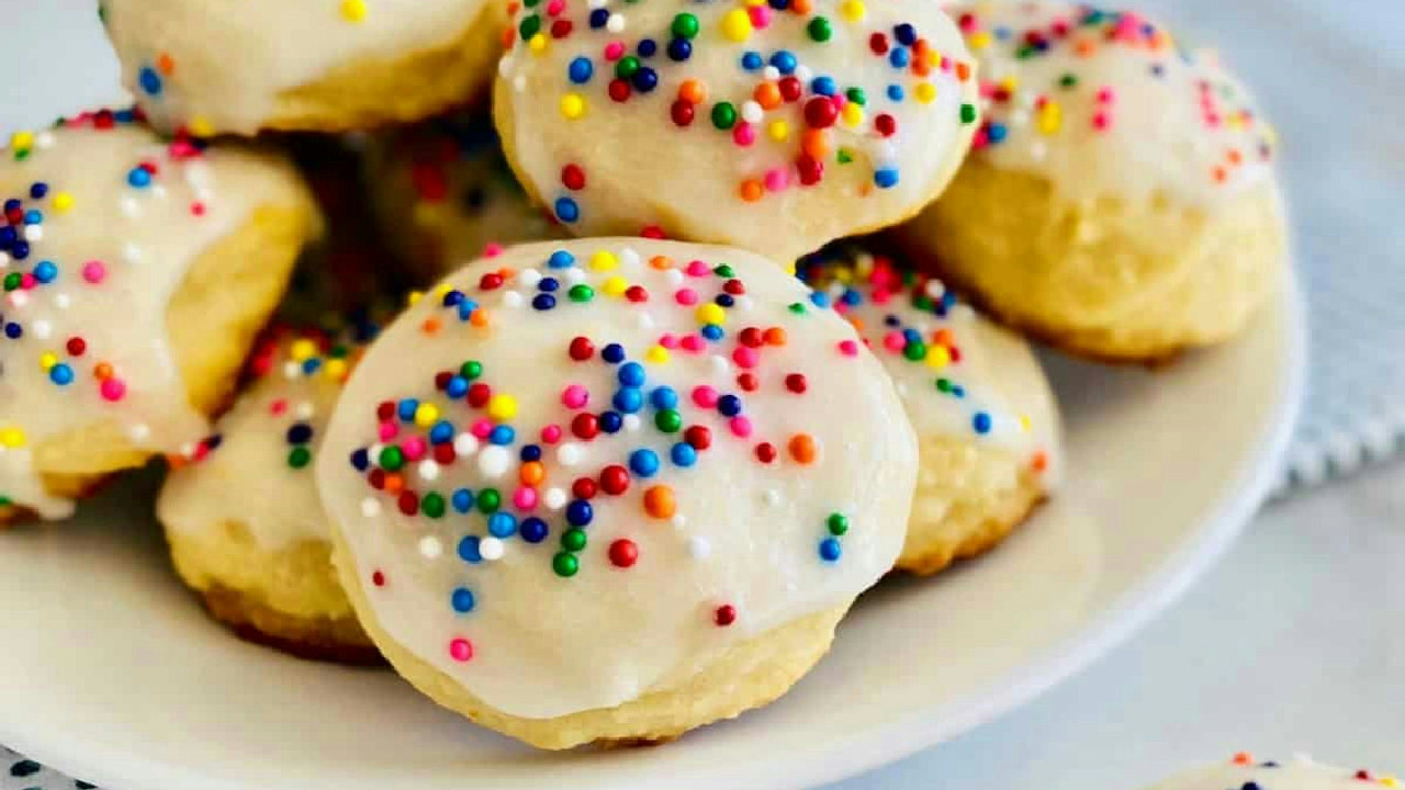 Soft Italian Lemon Ricotta Cookies