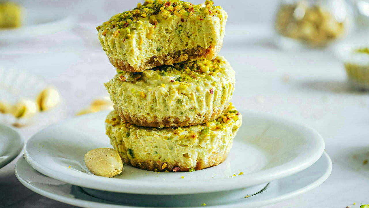 Mini Pistachio Cheesecake Cups Mini Pistachio Cheesecake Cups