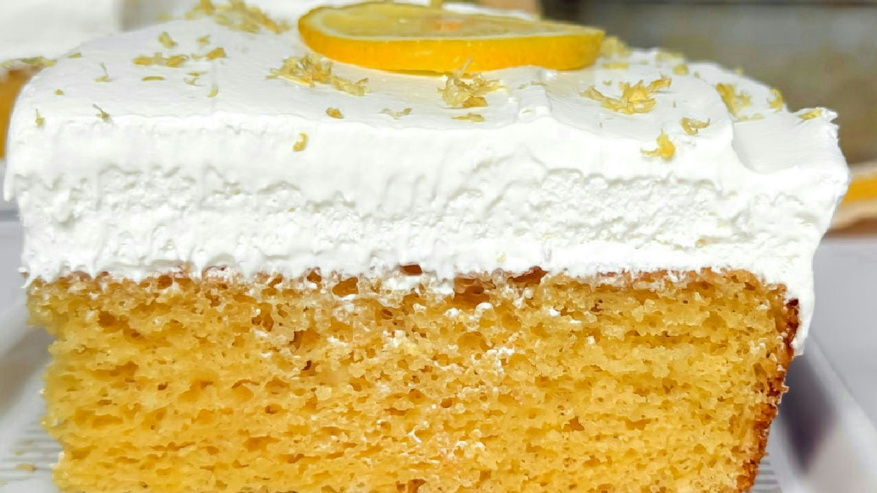 The Easy Lemon Poke Cake You’ll Make On Repeat This Summer The Easy Lemon Poke Cake You’ll Make On Repeat This Summer
