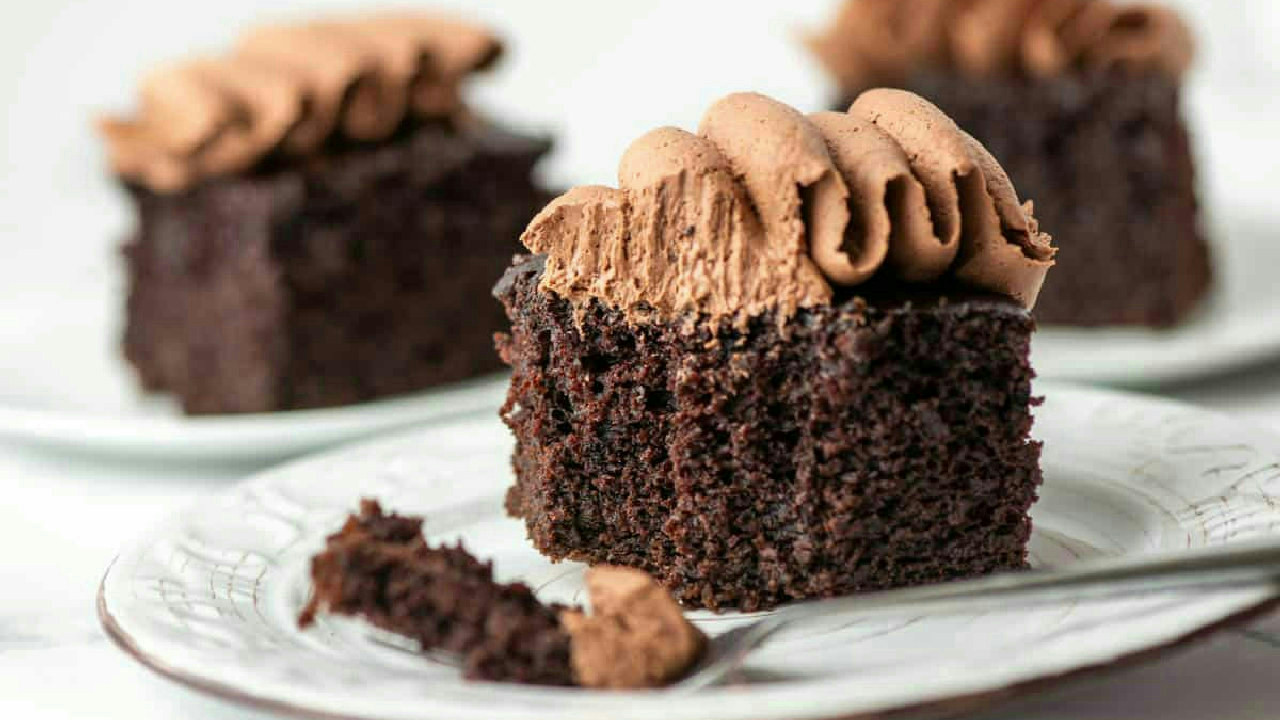 Easy Chocolate Zucchini Cake Easy Chocolate Zucchini Cake