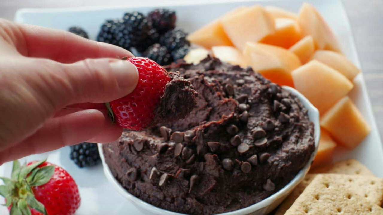 Dark Chocolate Hummus Dark Chocolate Hummus