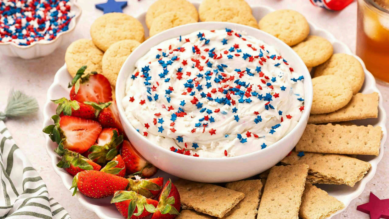 Easy Red White & Blue Funfetti Cake Dip for 4th of July Easy Red White & Blue Funfetti Cake Dip for 4th of July