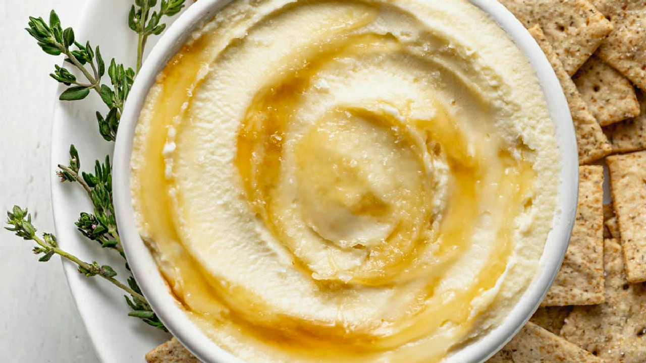 Mascarpone Dip with Honey (For Fruit and Crackers) Mascarpone Dip with Honey (For Fruit and Crackers)