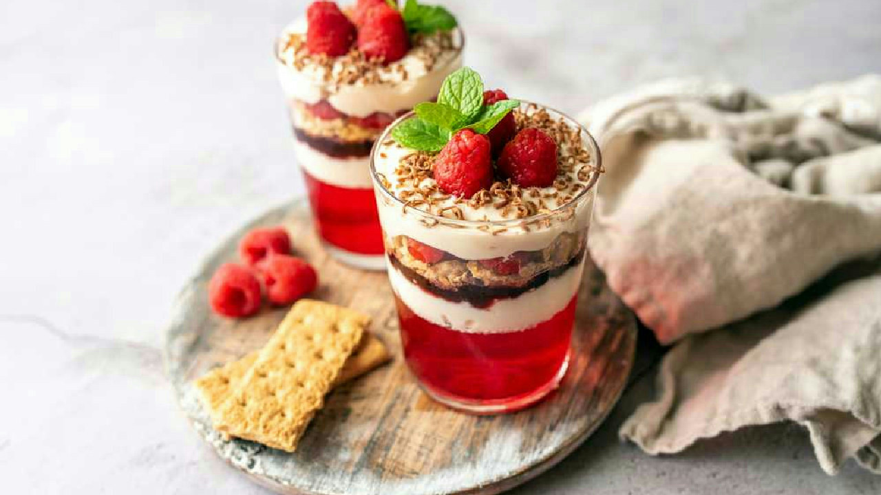 Raspberry Jell-O Parfait Raspberry Jell-O Parfait