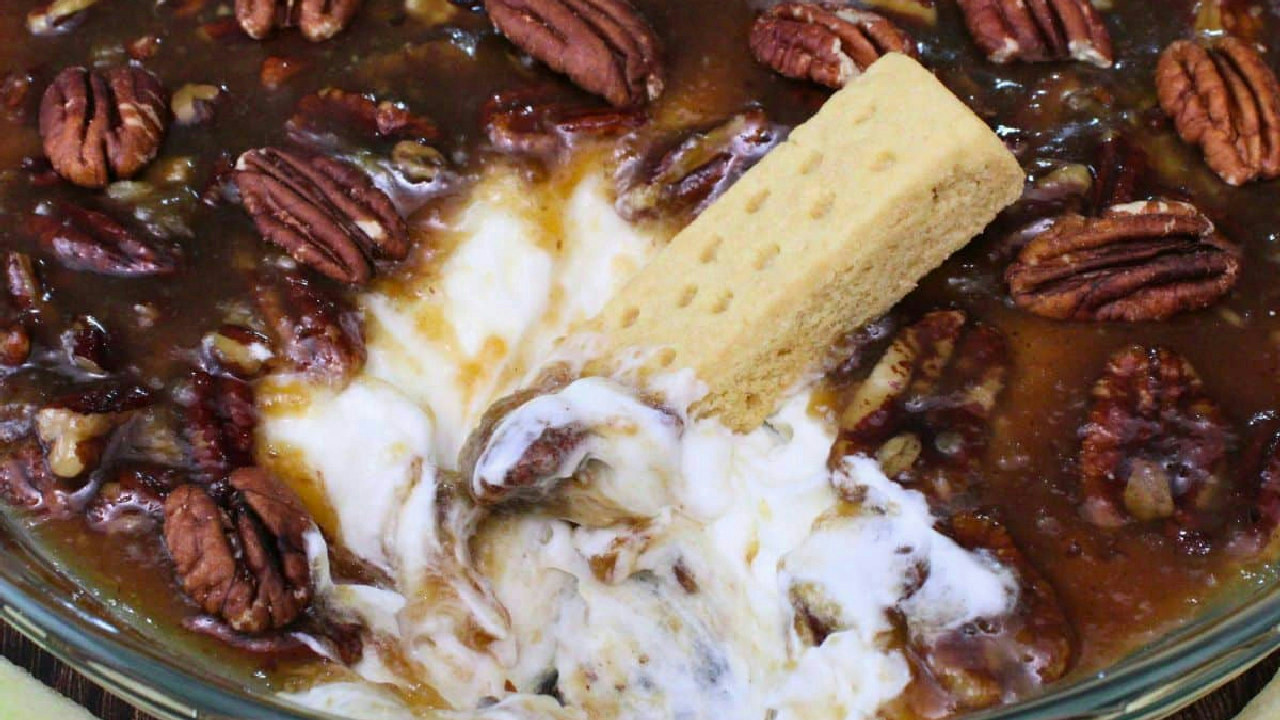 Pecan Pie Dip: Easy No Bake Thanksgiving Recipe! Pecan Pie Dip: Easy No Bake Thanksgiving Recipe!