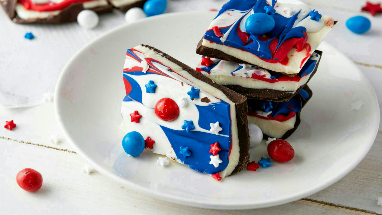 Red, White & Blue Chocolate Bark (Easy No Red, White & Blue Chocolate Bark (Easy No