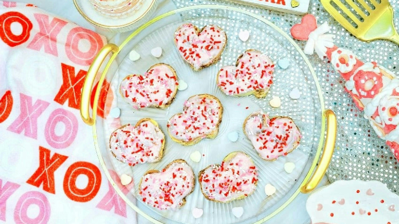 Heart-Shaped Cinnamon Rolls