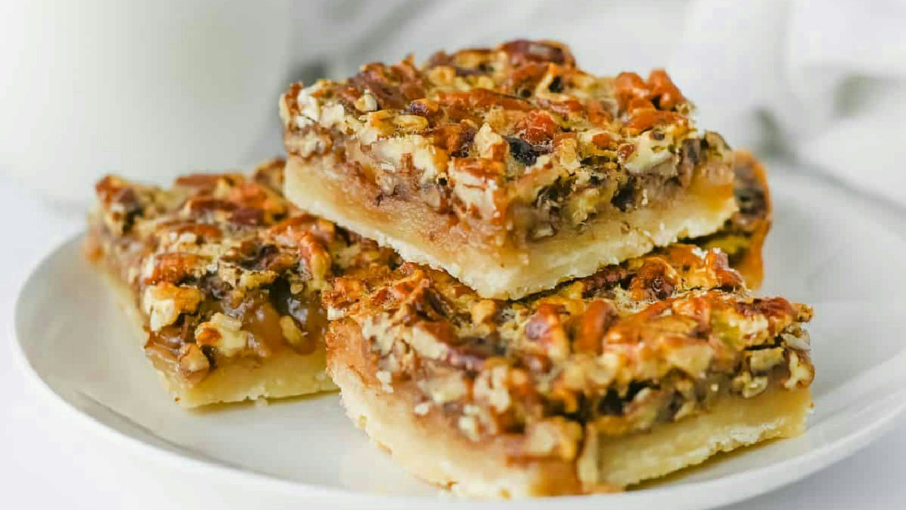 Simple Pecan Pie Bars Recipe