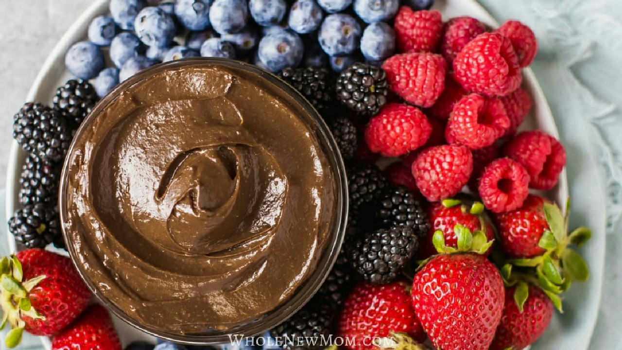 Rich and Creamy Healthy Chocolate Fruit Dip Rich and Creamy Healthy Chocolate Fruit Dip