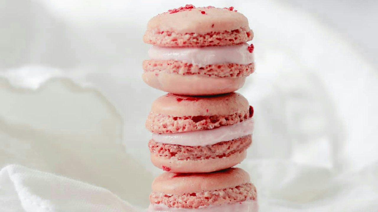 Strawberry Cheesecake Macarons