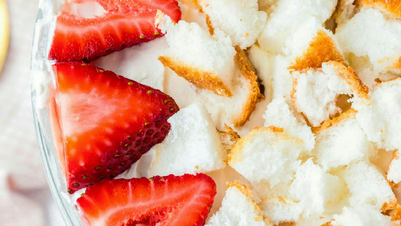STRAWBERRY SHORTCAKE TRIFLE STRAWBERRY SHORTCAKE TRIFLE