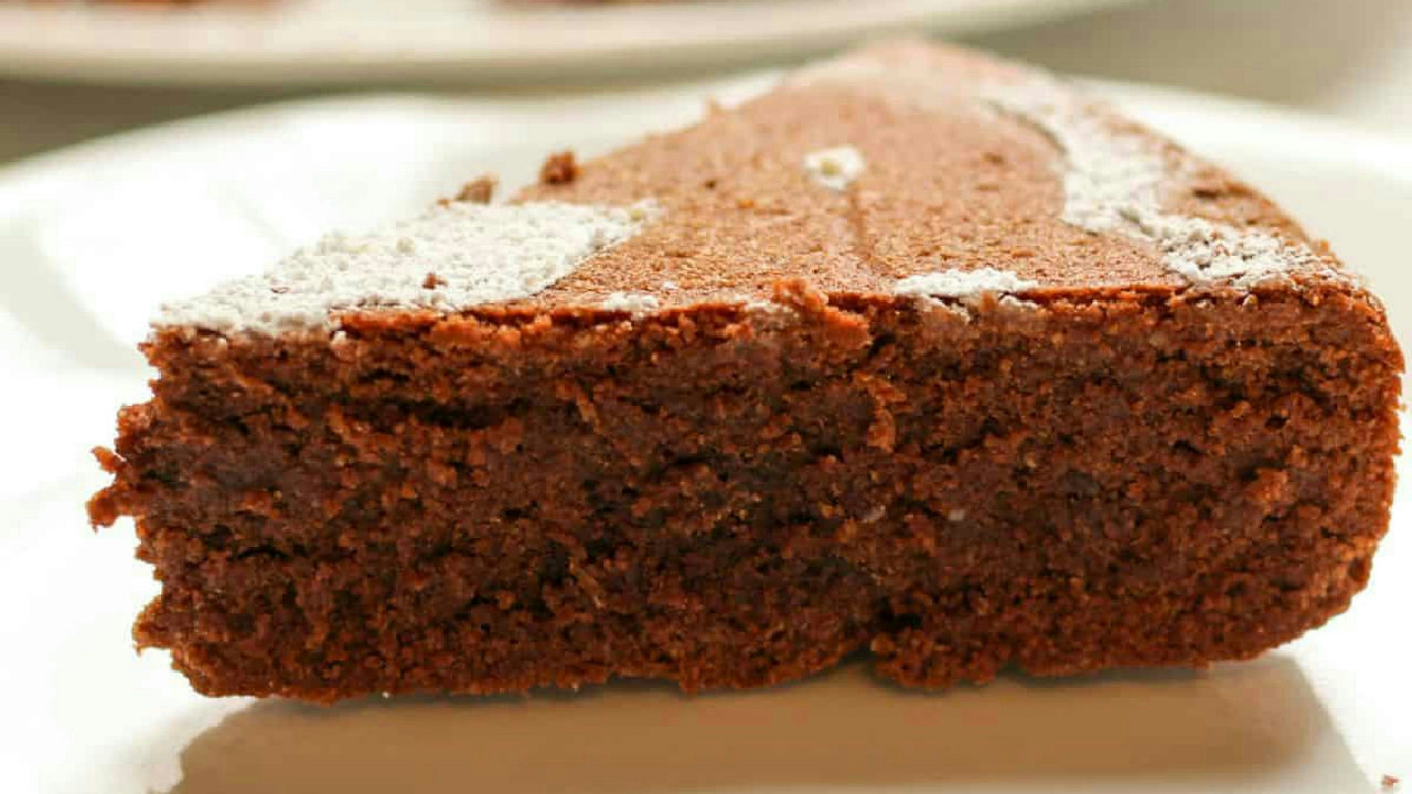 Italian Chocolate Almond Cake