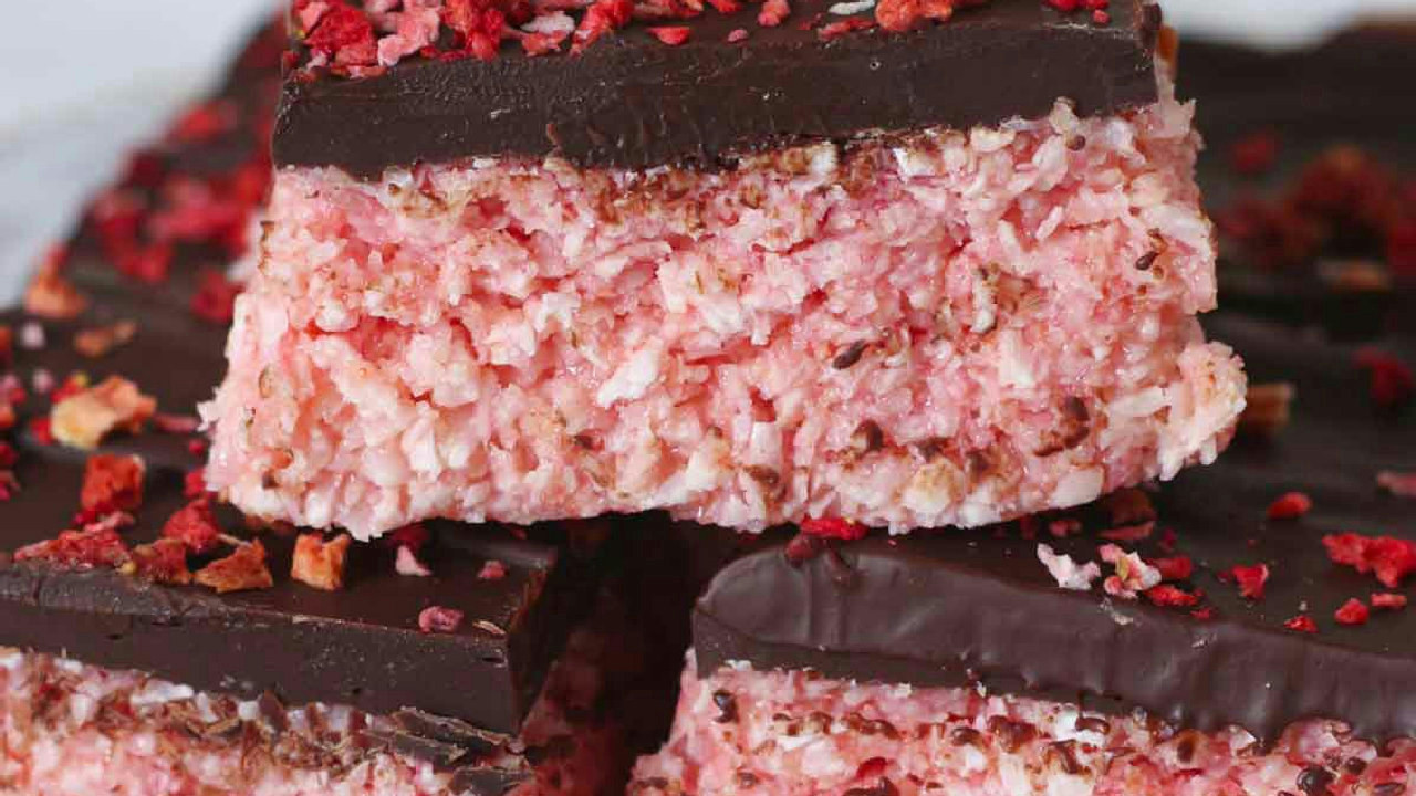 Strawberry Coconut Chocolate Bars Strawberry Coconut Chocolate Bars