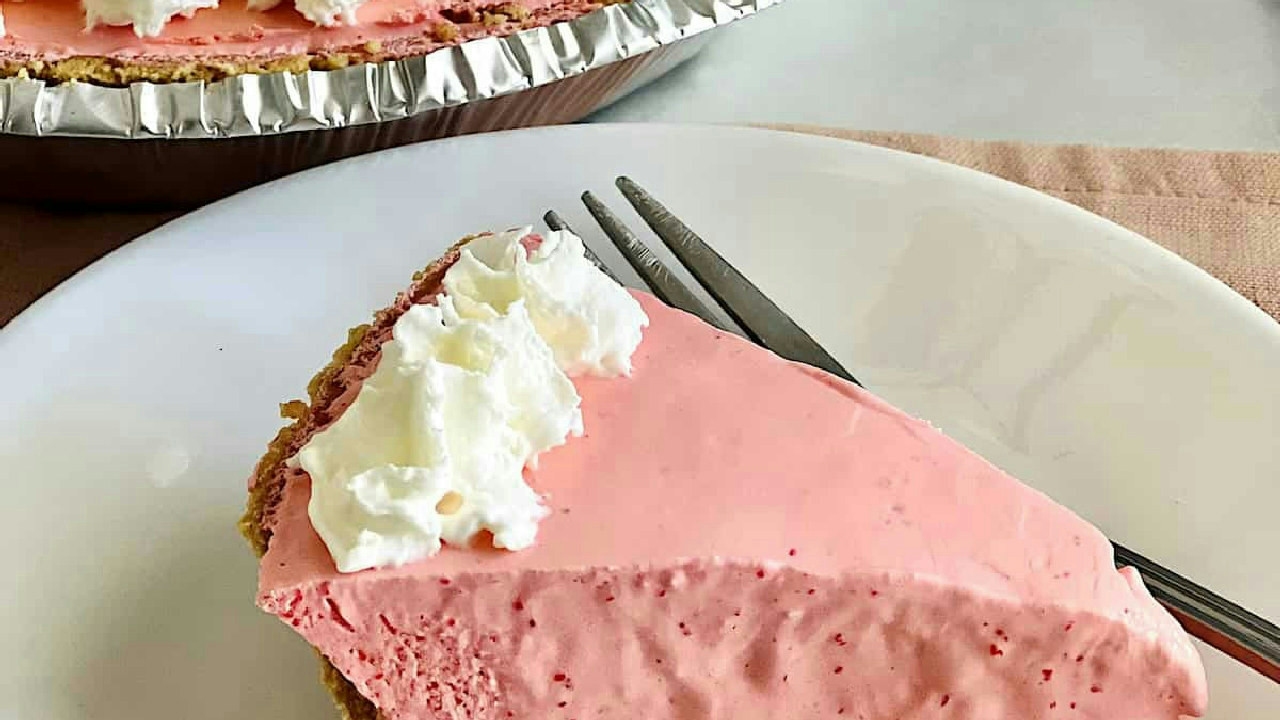 Raspberry Cream Jell-O Pie Raspberry Cream Jell-O Pie