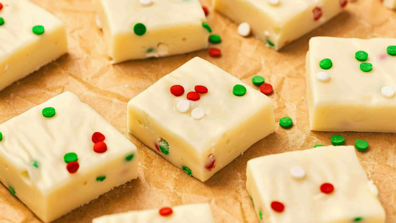 Easy 3-Ingredient Sugar Cookie Fudge for Christmas