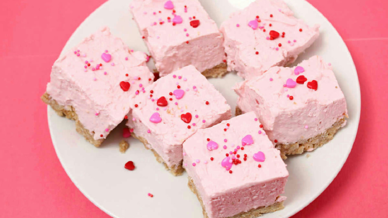 No Bake Strawberry Cheesecake Bars