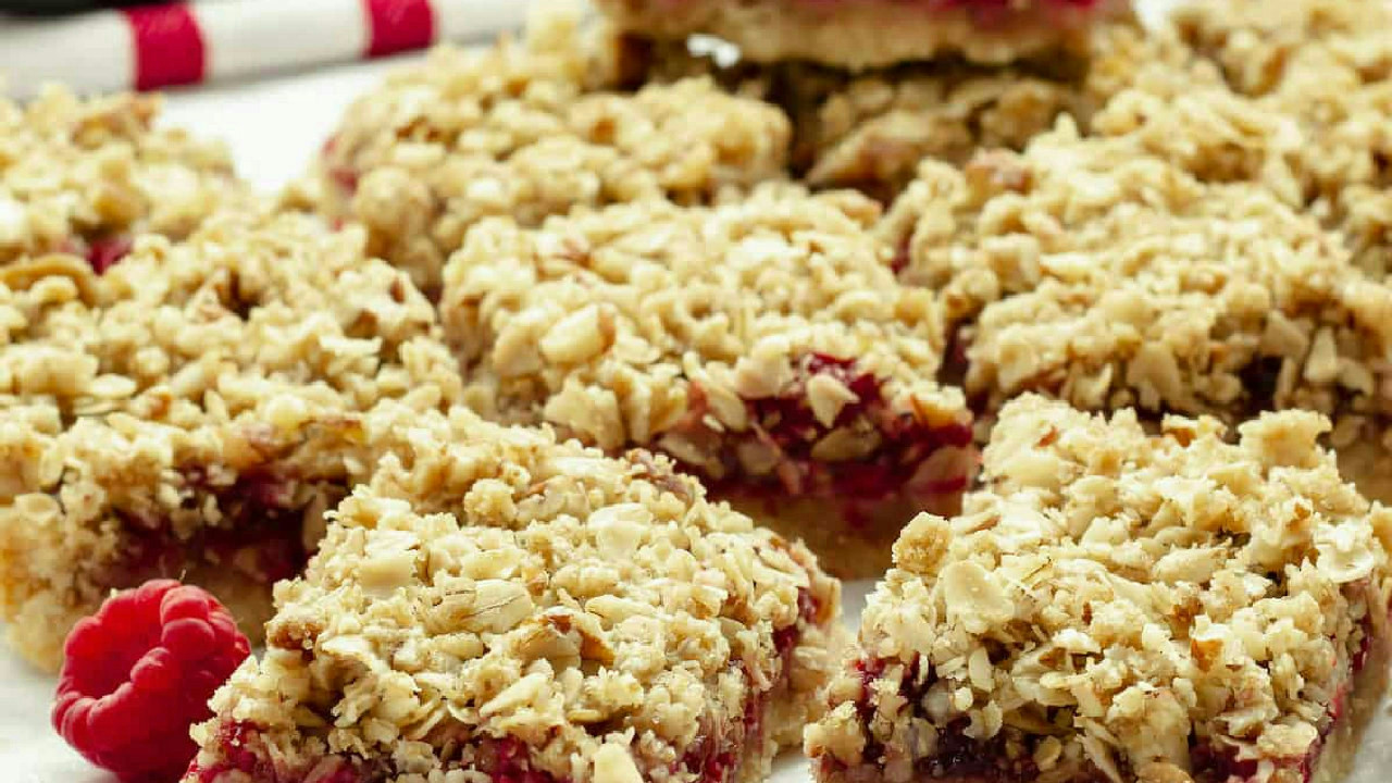 Irresistible Raspberry Oatmeal Bars Irresistible Raspberry Oatmeal Bars