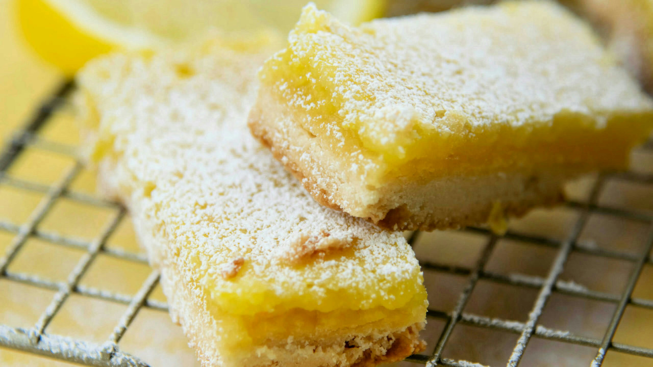 Easy Lemon Bars [with Video]