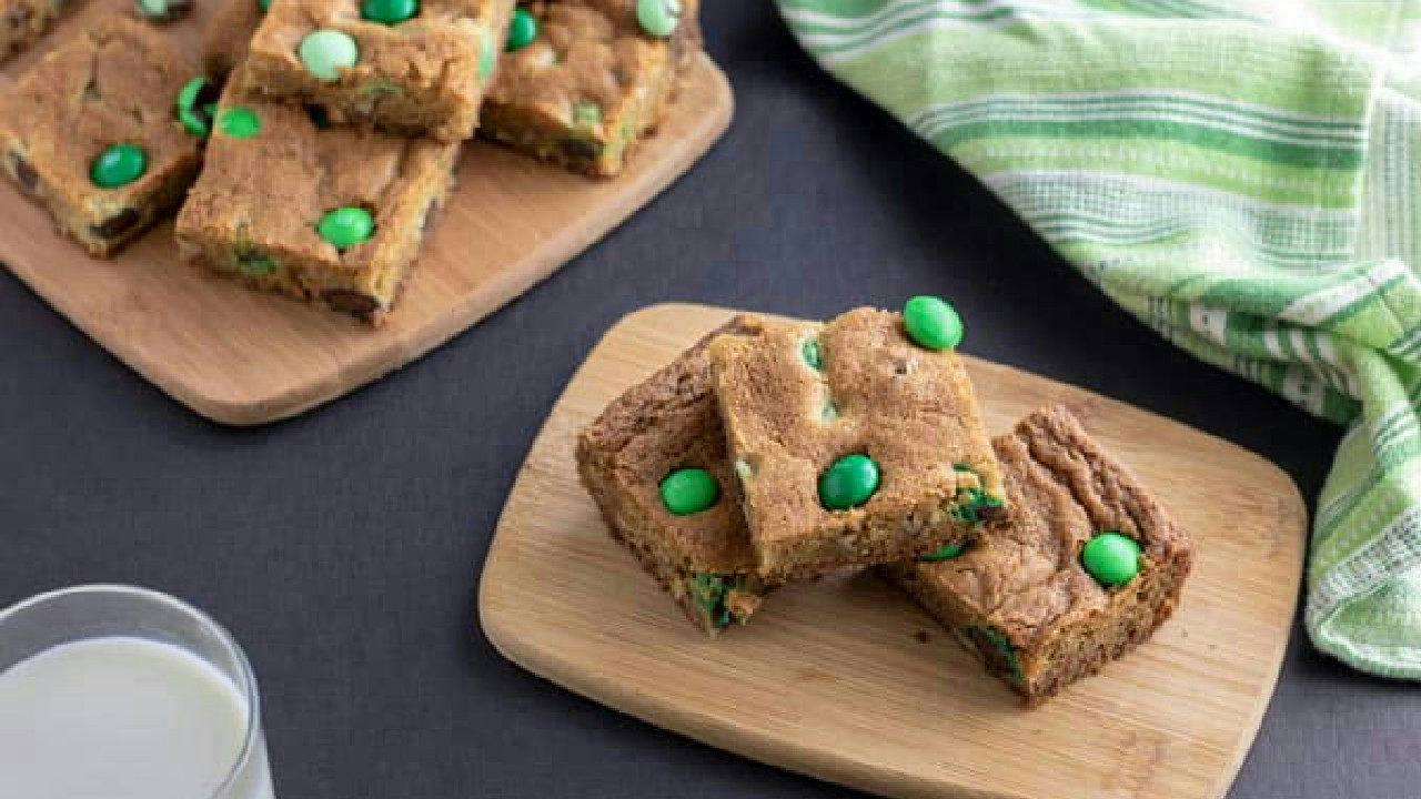 M&M Cookie bars