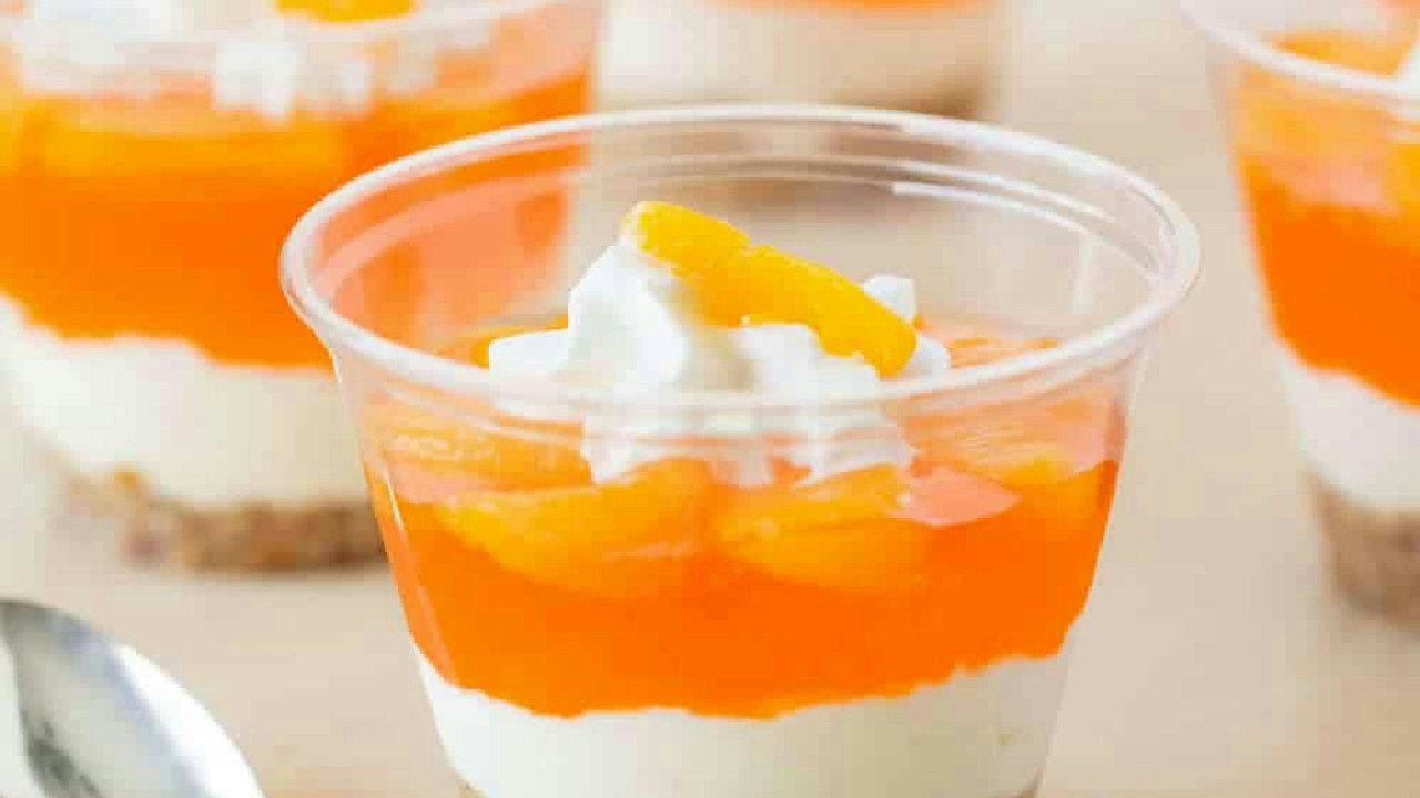 No-Bake Mandarin Orange Pretzel Parfait No-Bake Mandarin Orange Pretzel Parfait