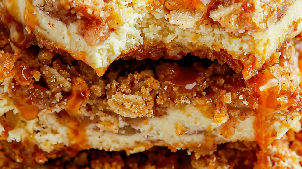 CARAMEL APPLE CHEESECAKE BARS -+WonkyWonderful