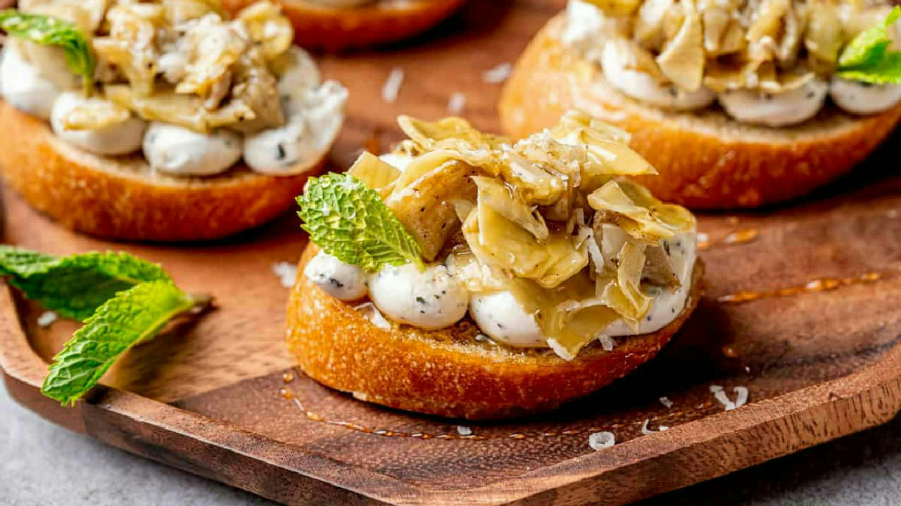 Marinated Artichoke Hearts Crostini