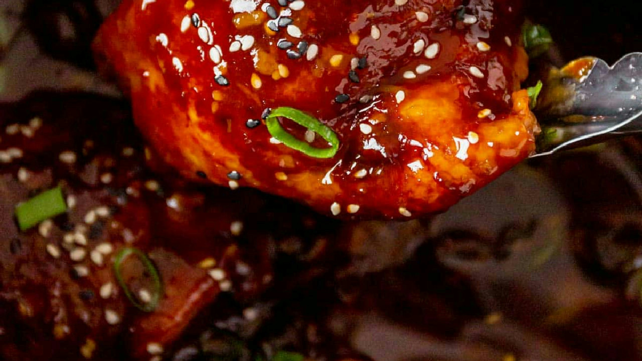Slow Cooker Honey Ginger Chicken Thighs
