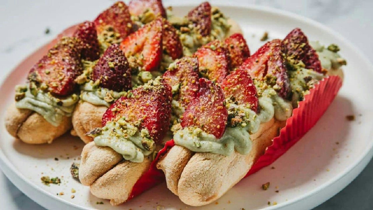 no-bake strawberry pistachio dessert